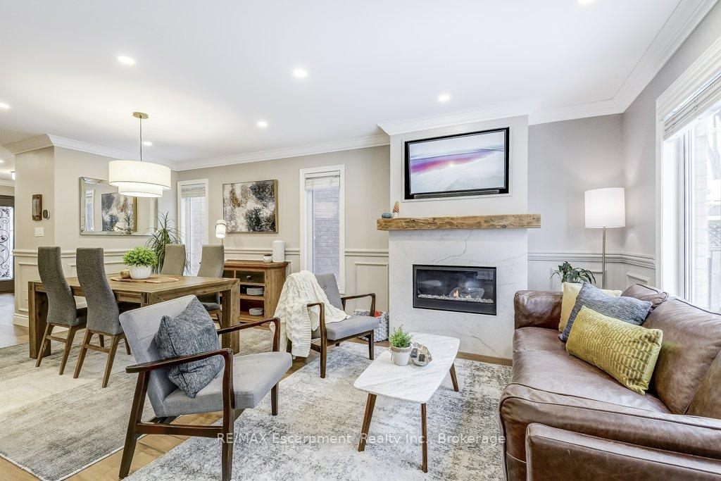 Photo 14 of 132 Thoroughbred Boulevard, Hamilton, Ancaster — HOMEH