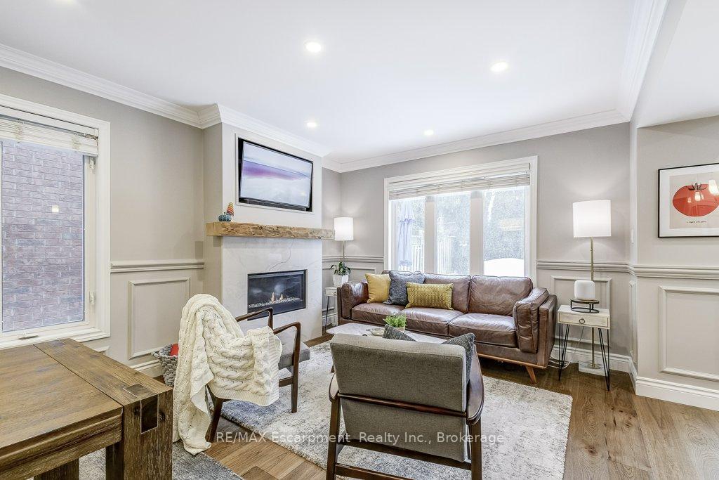 Photo 17 of 132 Thoroughbred Boulevard, Hamilton, Ancaster — HOMEH