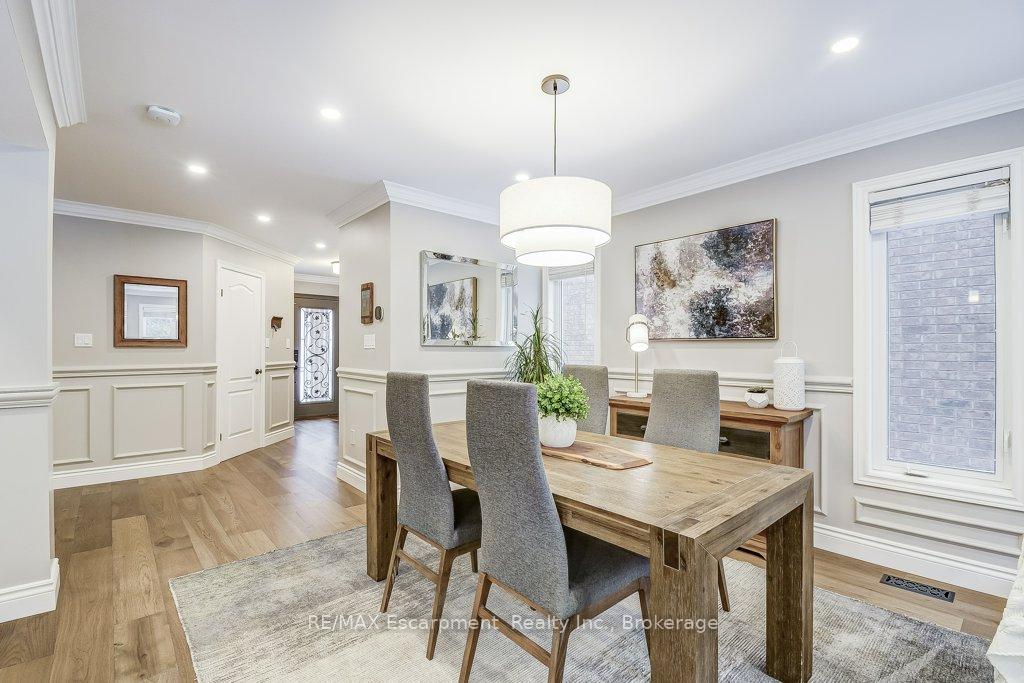 Photo 19 of 132 Thoroughbred Boulevard, Hamilton, Ancaster — HOMEH