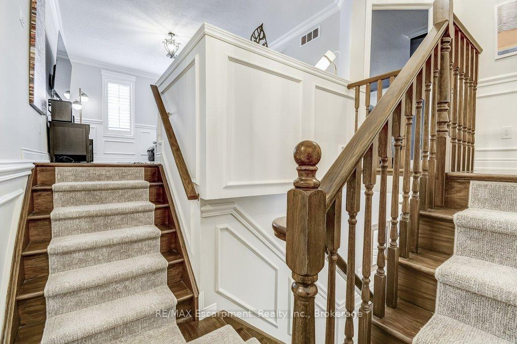 Photo 20 of 132 Thoroughbred Boulevard, Hamilton, Ancaster — HOMEH