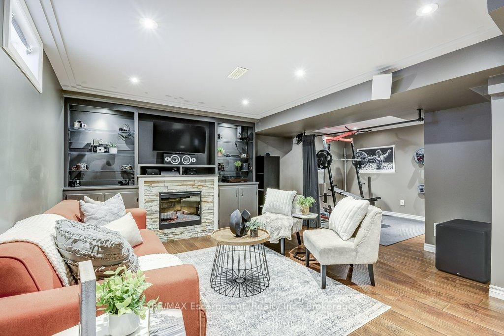 Photo 28 of 132 Thoroughbred Boulevard, Hamilton, Ancaster — HOMEH