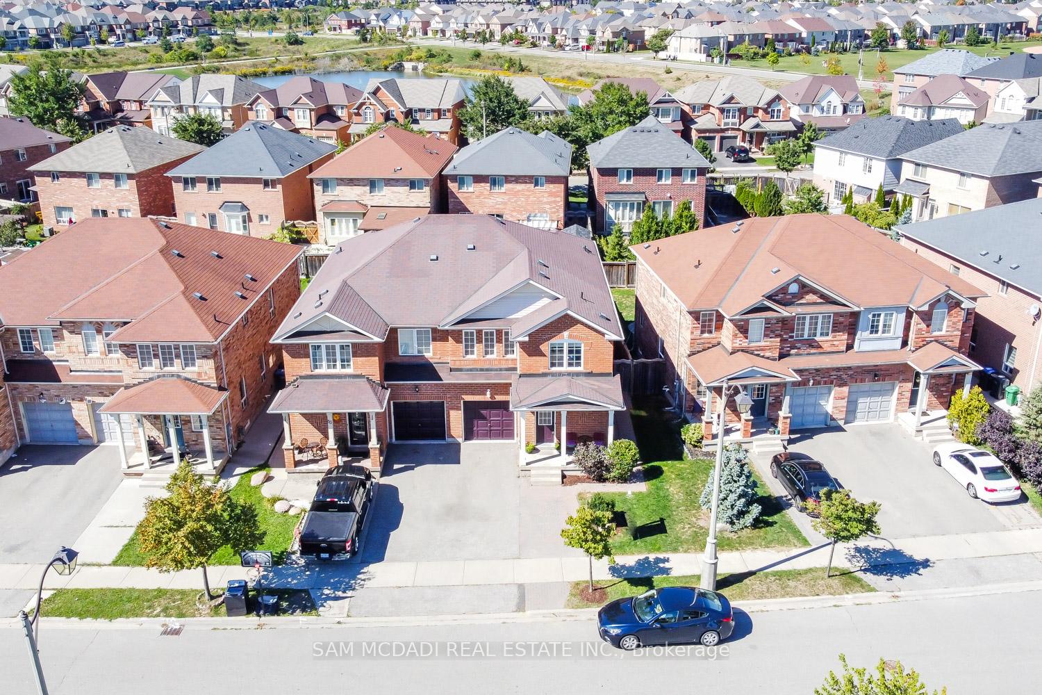 Photo 3 of 51 Personna Circle, Brampton, Credit Valley — HOMEH
