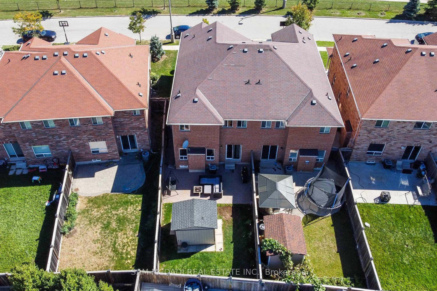 Photo 5 of 51 Personna Circle, Brampton, Credit Valley — HOMEH
