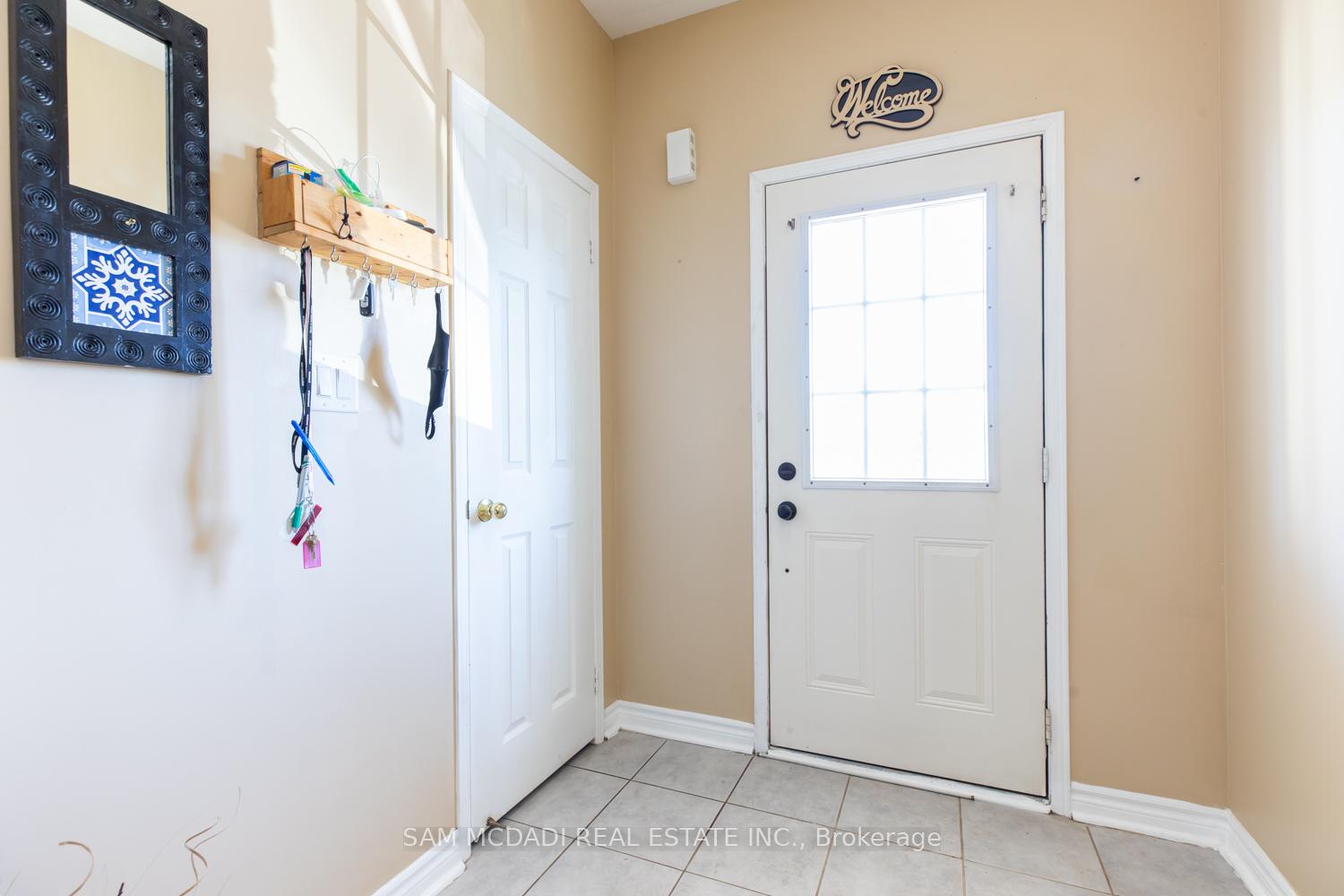 Photo 9 of 51 Personna Circle, Brampton, Credit Valley — HOMEH