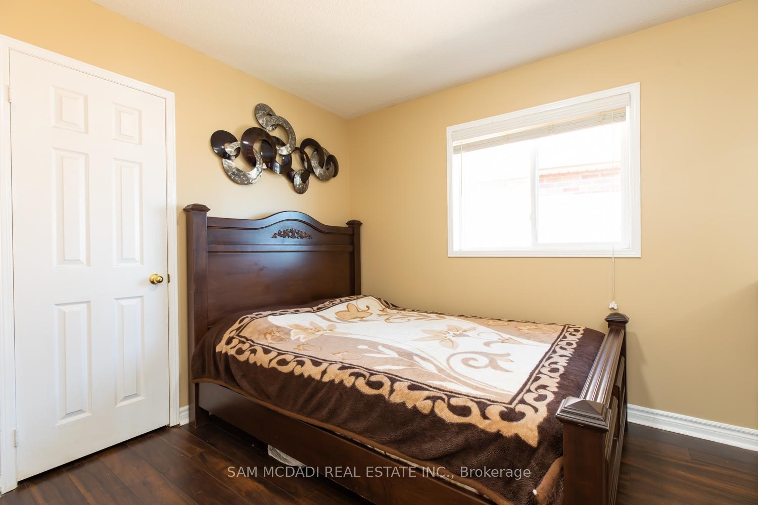 Photo 19 of 51 Personna Circle, Brampton, Credit Valley — HOMEH