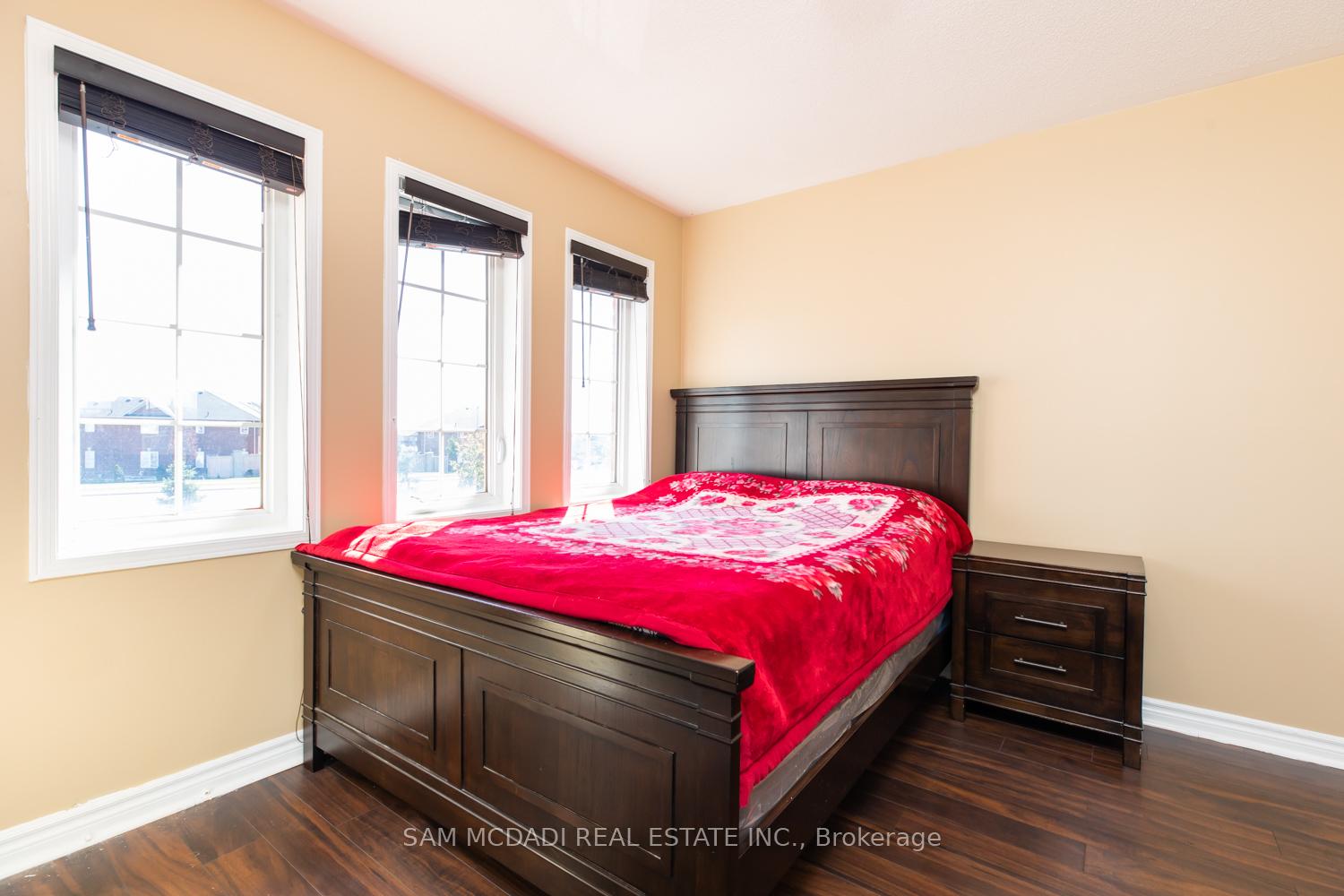 Photo 20 of 51 Personna Circle, Brampton, Credit Valley — HOMEH