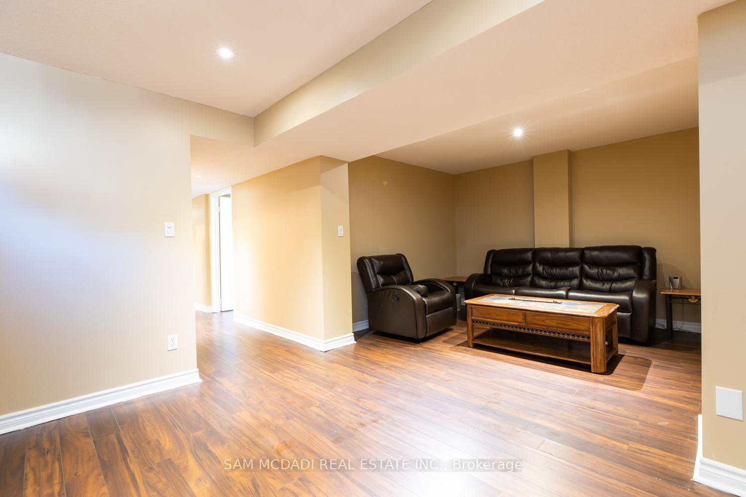 Photo 25 of 51 Personna Circle, Brampton, Credit Valley — HOMEH