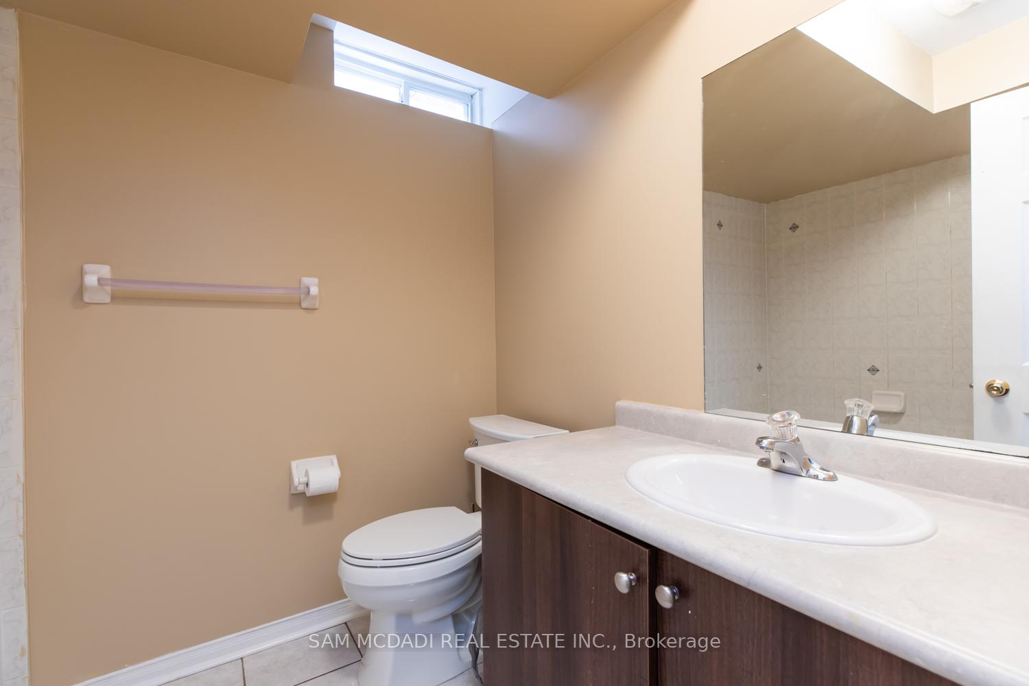 Photo 31 of 51 Personna Circle, Brampton, Credit Valley — HOMEH