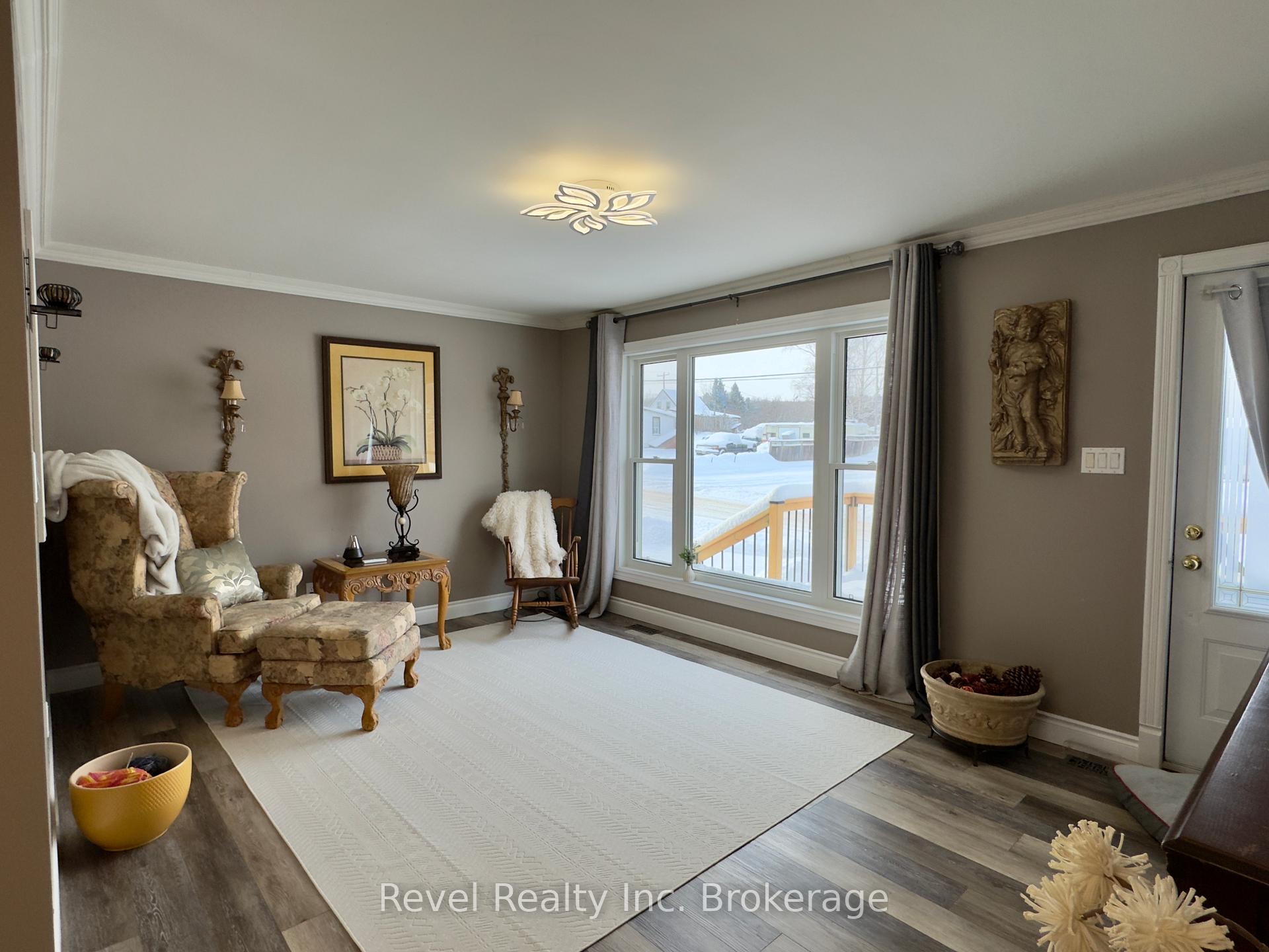 Photo 3 of 361 Louis Street, Mattawa — HOMEH