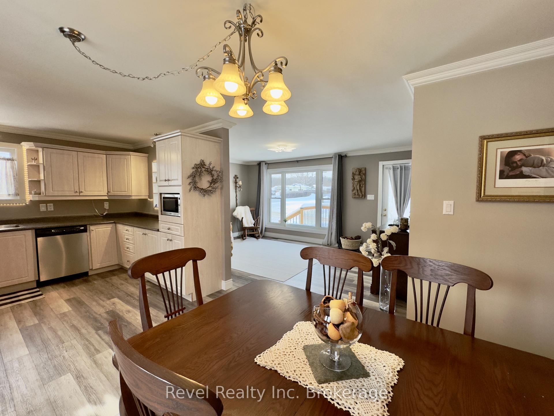 Photo 9 of 361 Louis Street, Mattawa — HOMEH