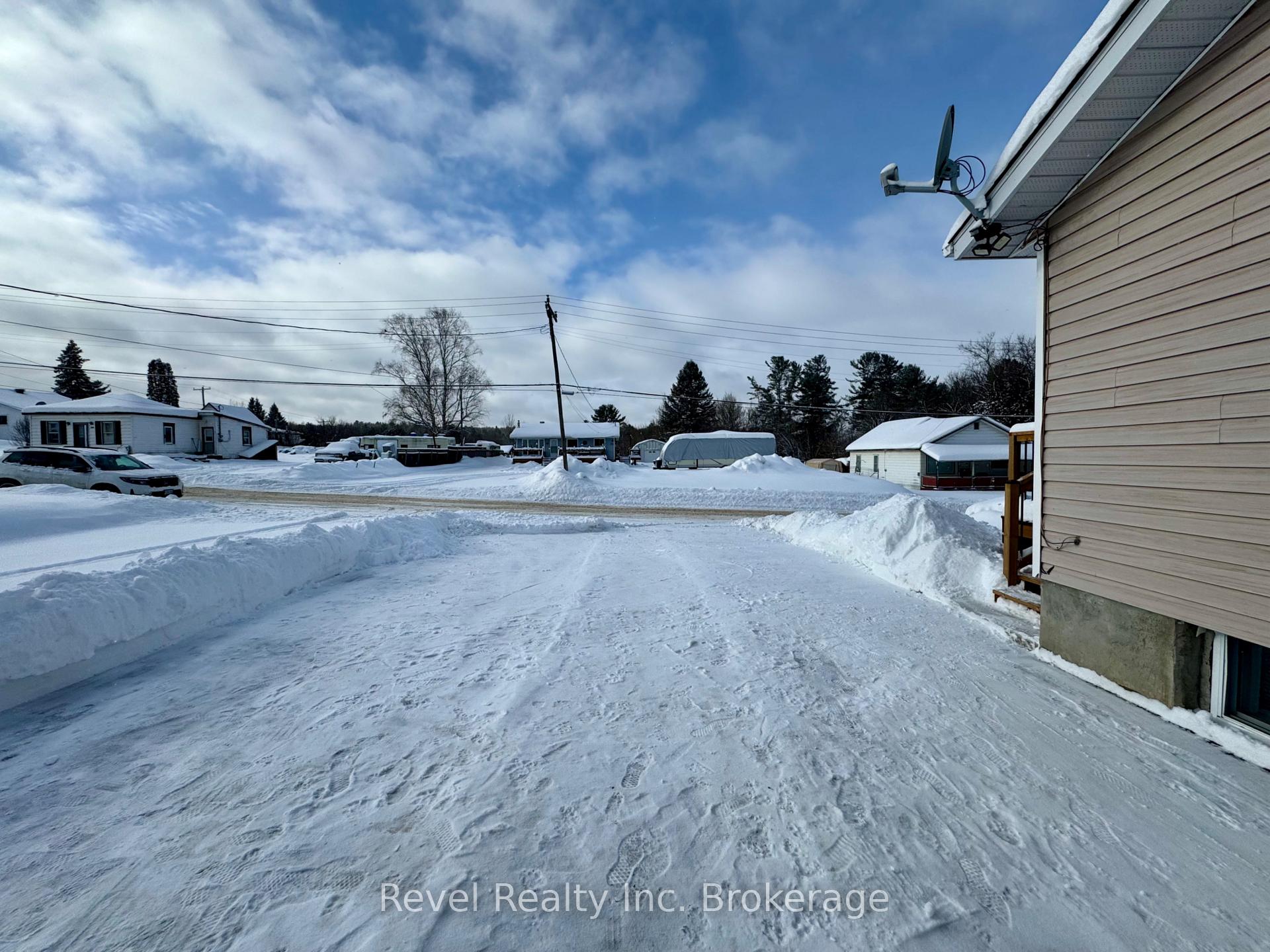 Photo 33 of 361 Louis Street, Mattawa — HOMEH