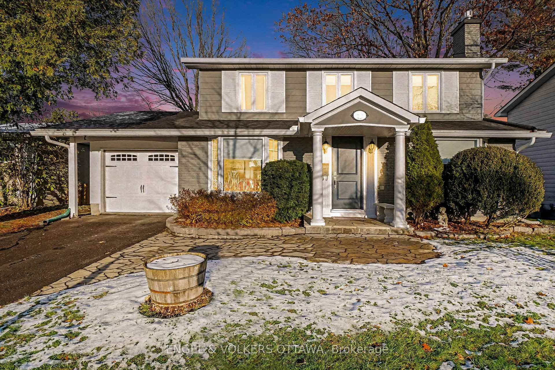 Photo 1 of 13 Welkin Crescent, Ottawa, Borden Farm/Stewart Farm/Carleton Heights/Parkwood Hills — HOMEH