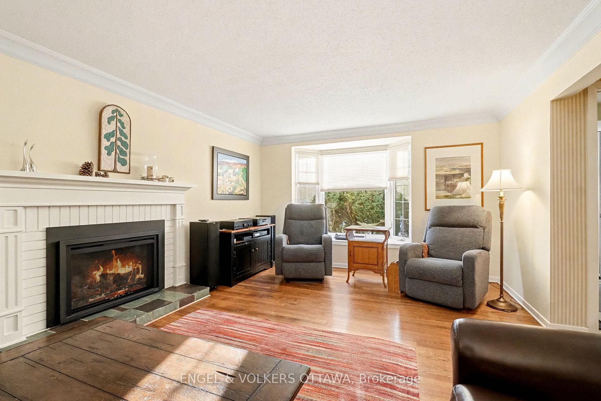Photo 5 of 13 Welkin Crescent, Ottawa, Borden Farm/Stewart Farm/Carleton Heights/Parkwood Hills — HOMEH