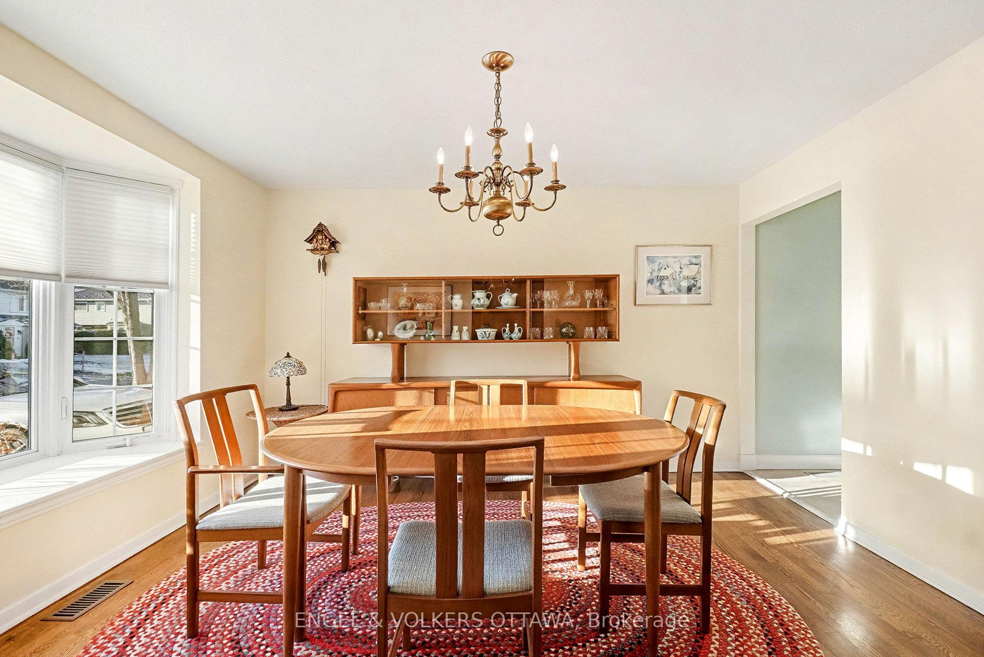 Photo 4 of 13 Welkin Crescent, Ottawa, Borden Farm/Stewart Farm/Carleton Heights/Parkwood Hills — HOMEH