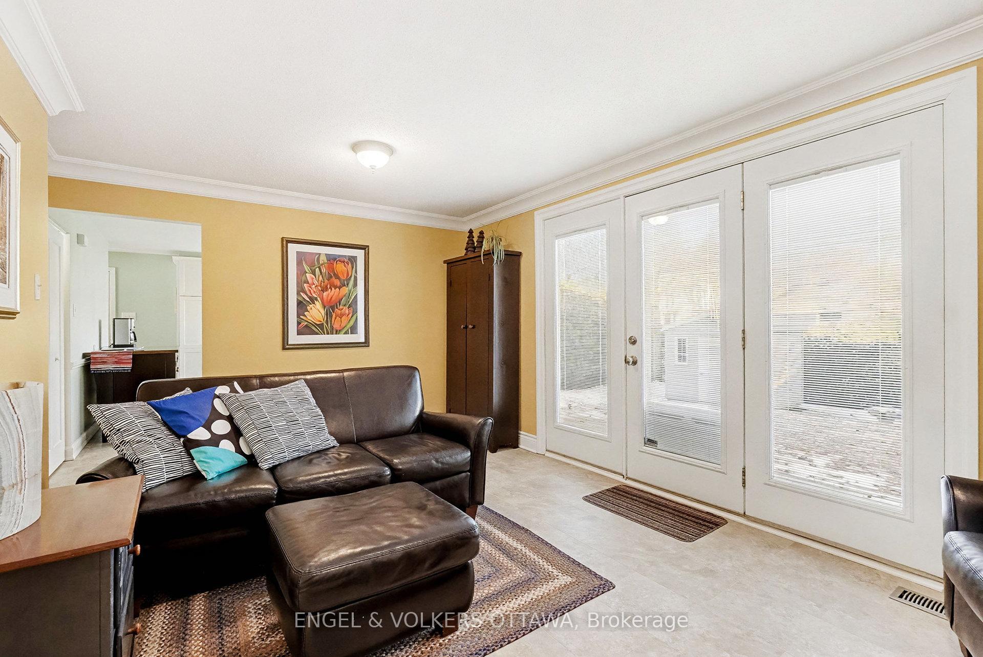 Photo 11 of 13 Welkin Crescent, Ottawa, Borden Farm/Stewart Farm/Carleton Heights/Parkwood Hills — HOMEH