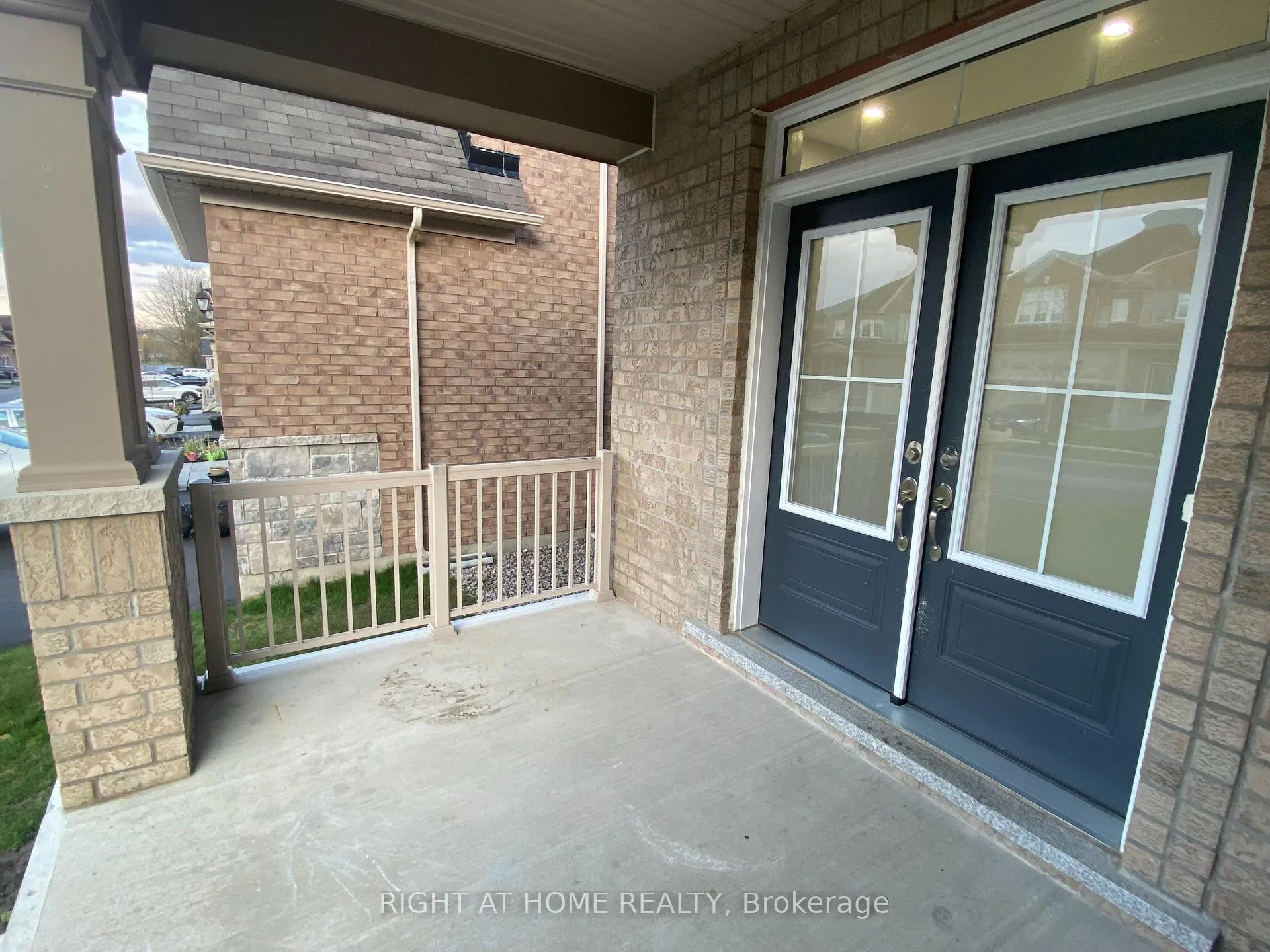 Photo 4 of 226 Lyle Drive, Clarington, Bowmanville — HOMEH