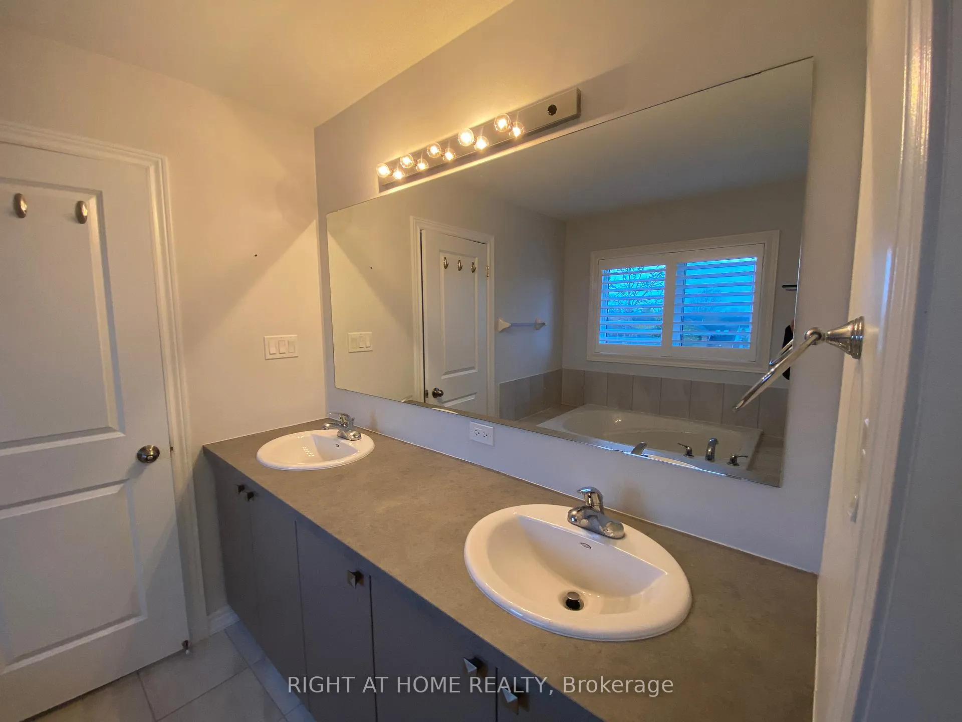 Photo 30 of 226 Lyle Drive, Clarington, Bowmanville — HOMEH