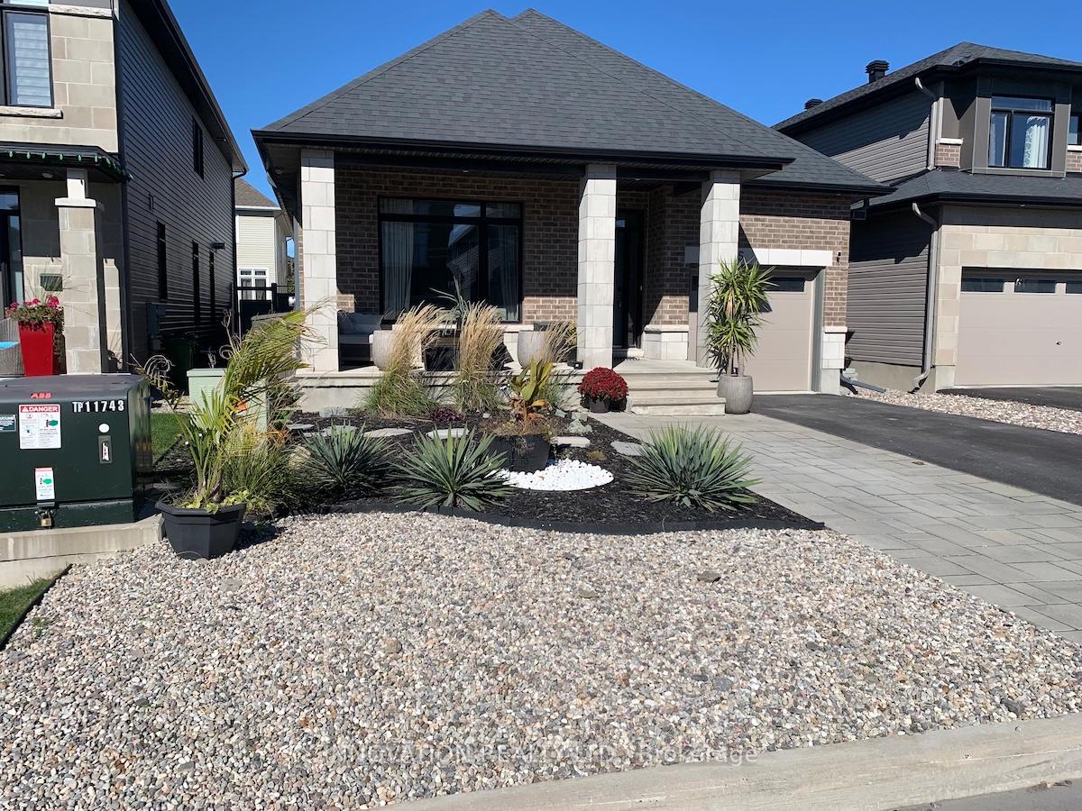 Front of 565 Bobolink Ridge