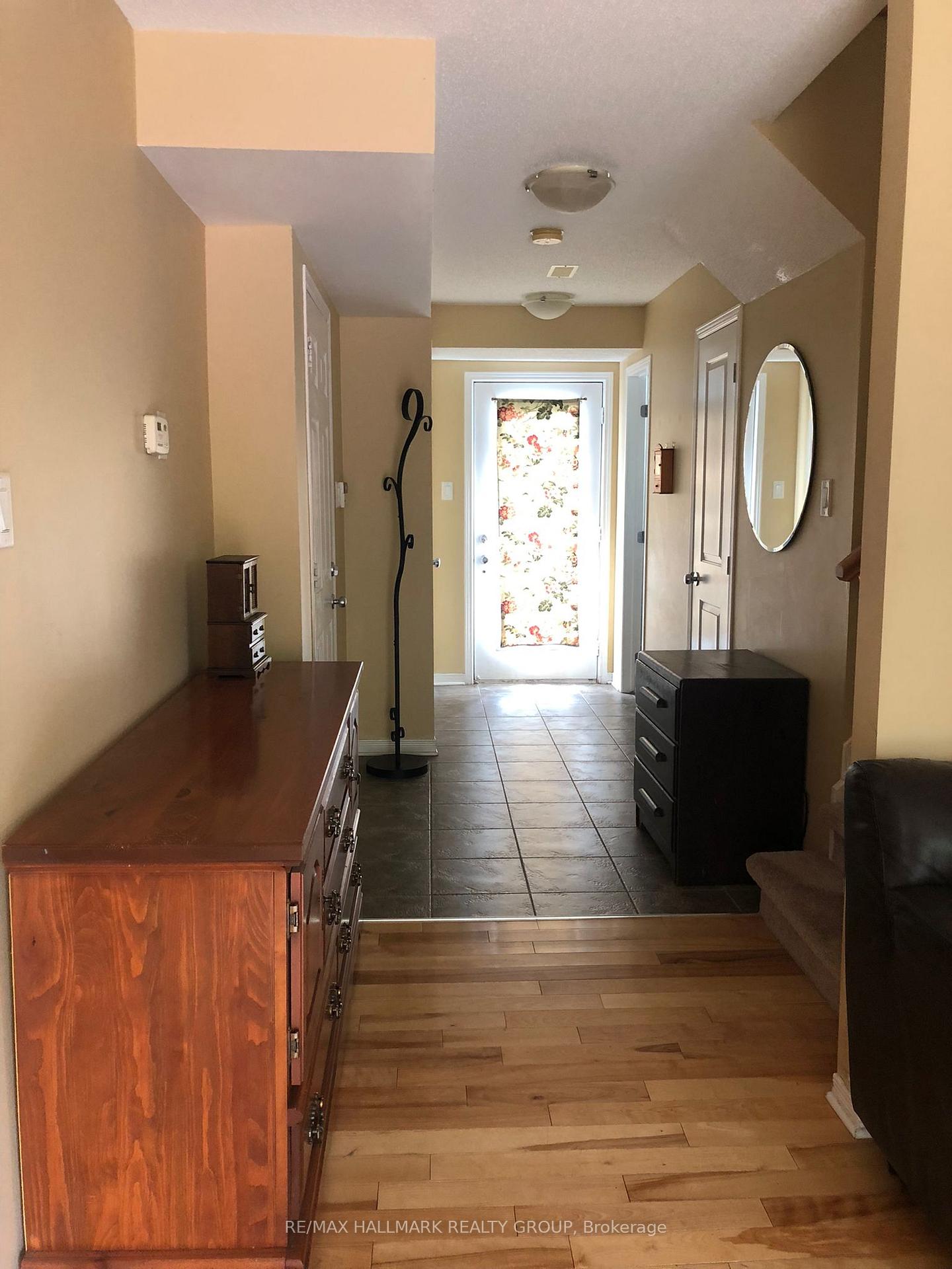 Photo 2 of 521 Burleigh Private, Ottawa, Cyrville — HOMEH