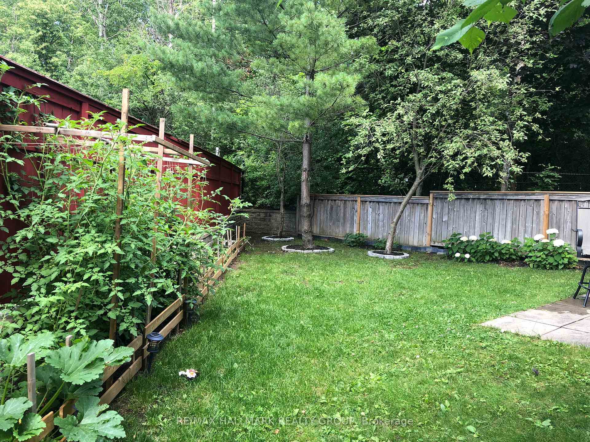 Photo 9 of 521 Burleigh Private, Ottawa, Cyrville — HOMEH
