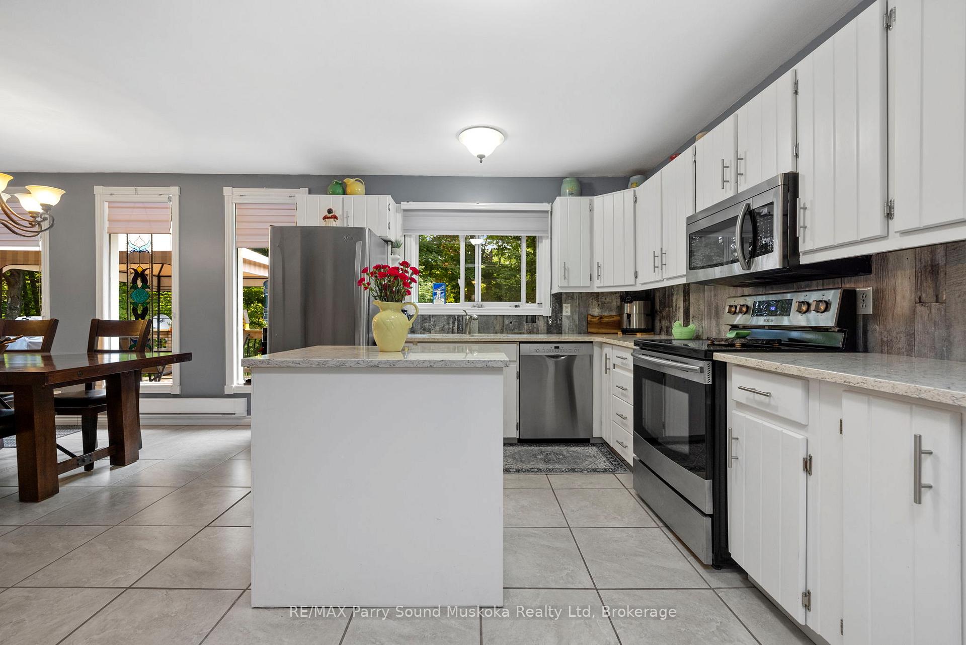 Photo 13 of 99 Bayview Drive, Carling — HOMEH