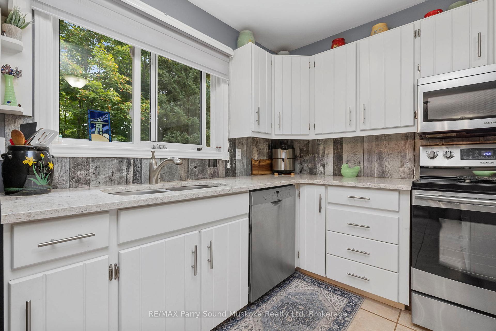 Photo 16 of 99 Bayview Drive, Carling — HOMEH