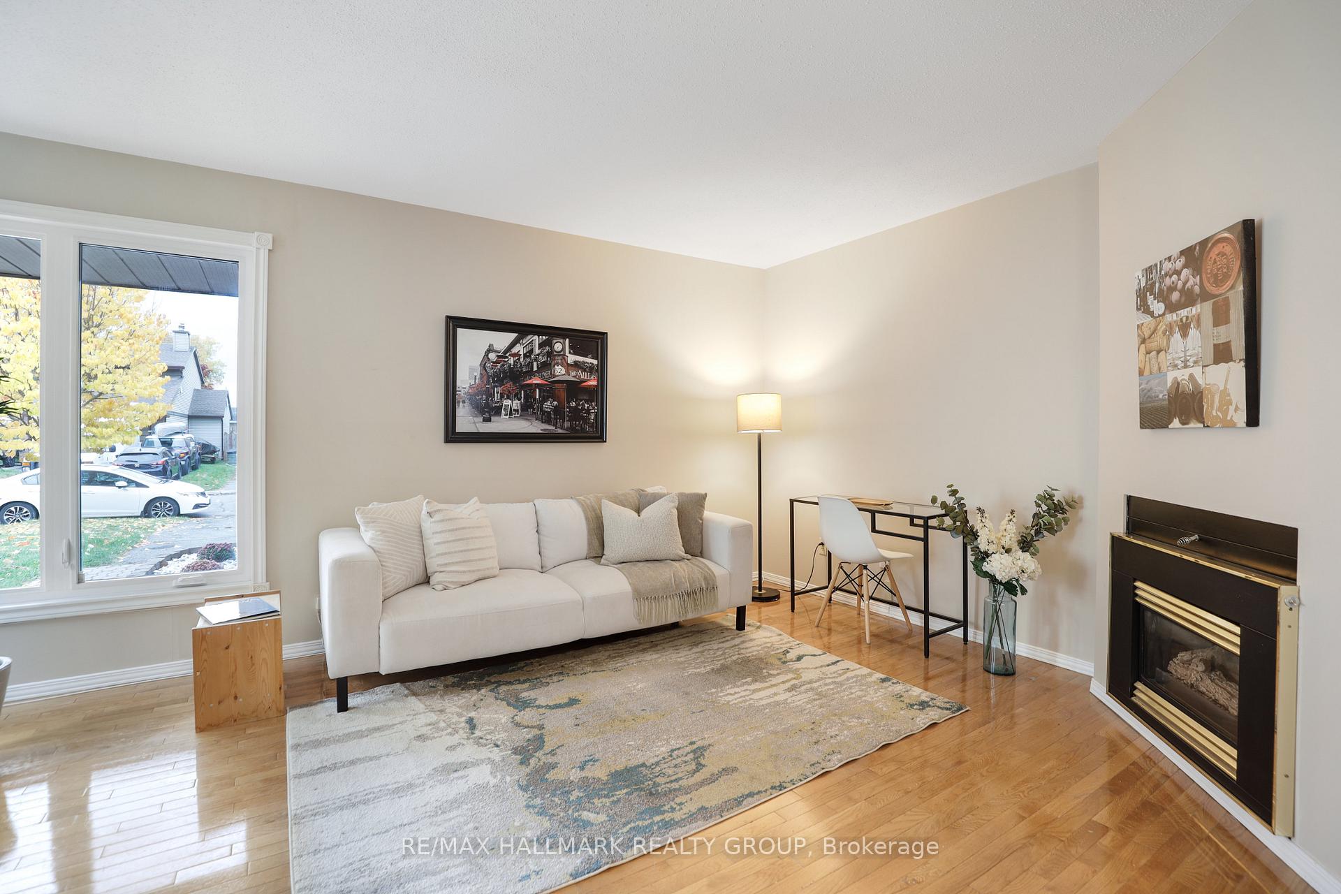 Photo 6 of 1637 Saxony Crescent, Ottawa, Pineview — HOMEH