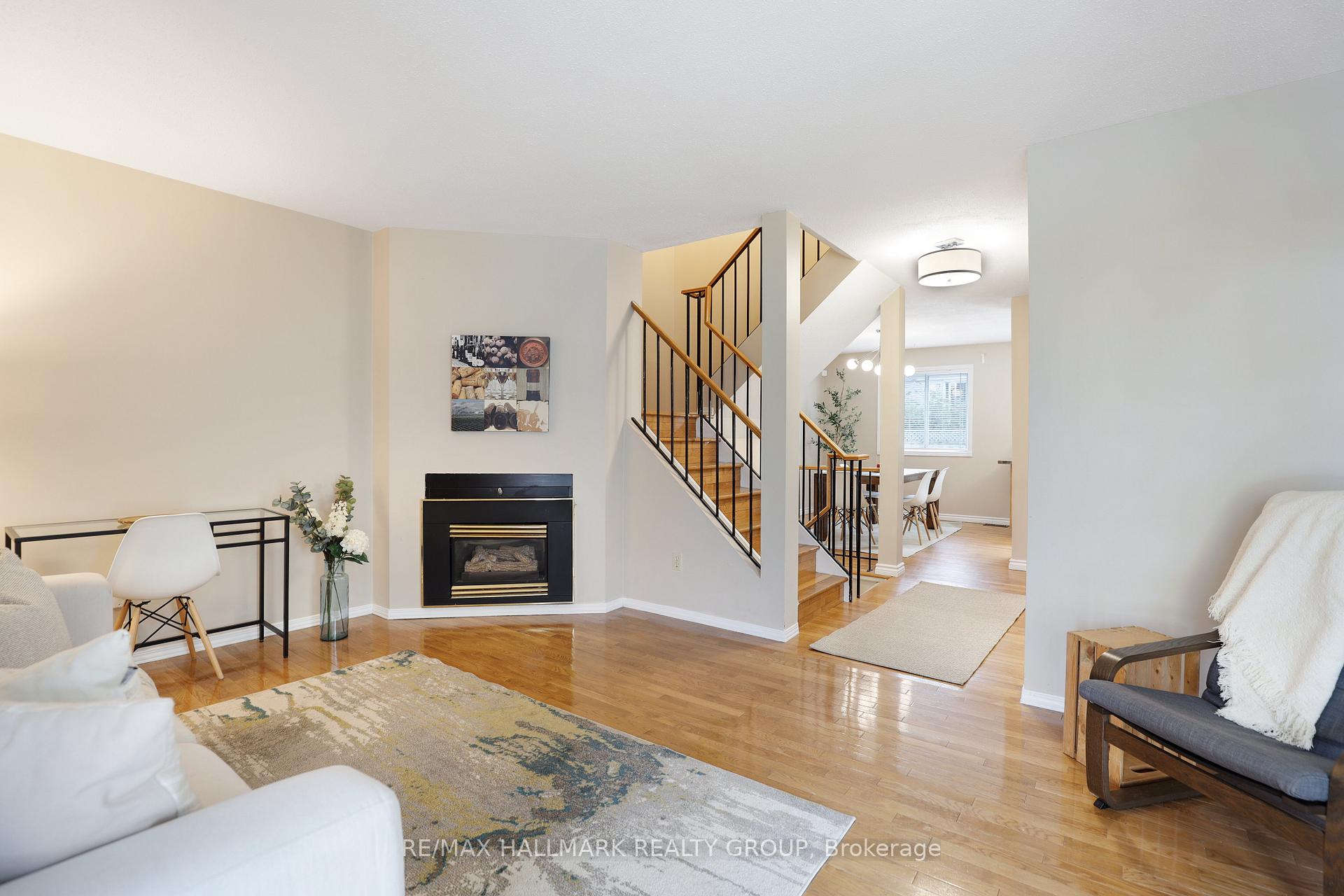 Photo 12 of 1637 Saxony Crescent, Ottawa, Pineview — HOMEH