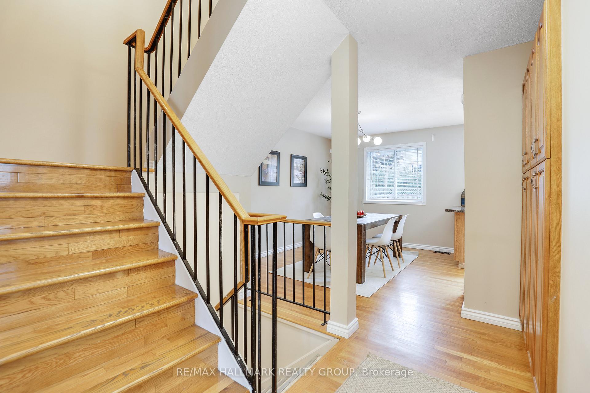 Photo 8 of 1637 Saxony Crescent, Ottawa, Pineview — HOMEH