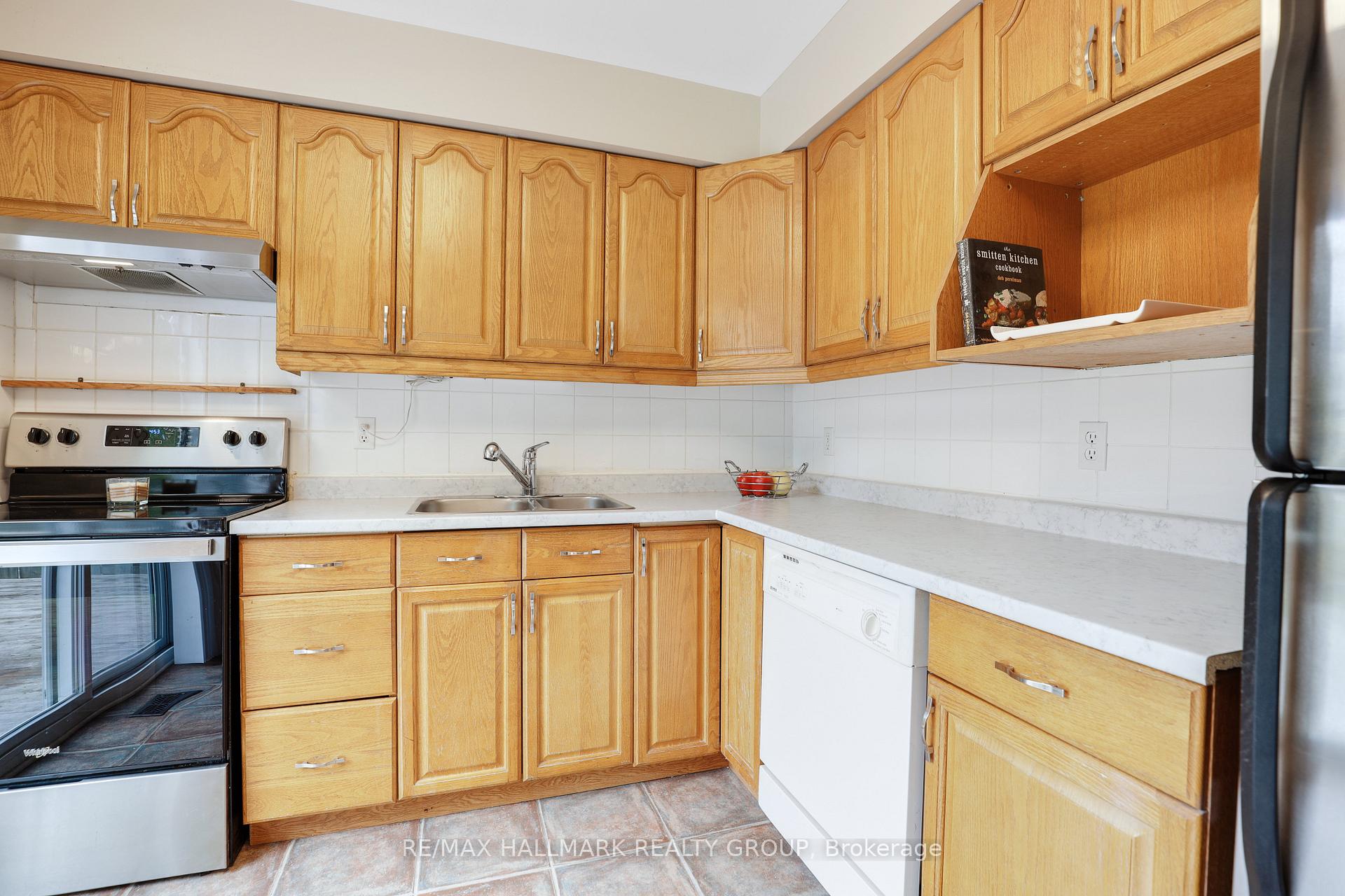 Photo 18 of 1637 Saxony Crescent, Ottawa, Pineview — HOMEH