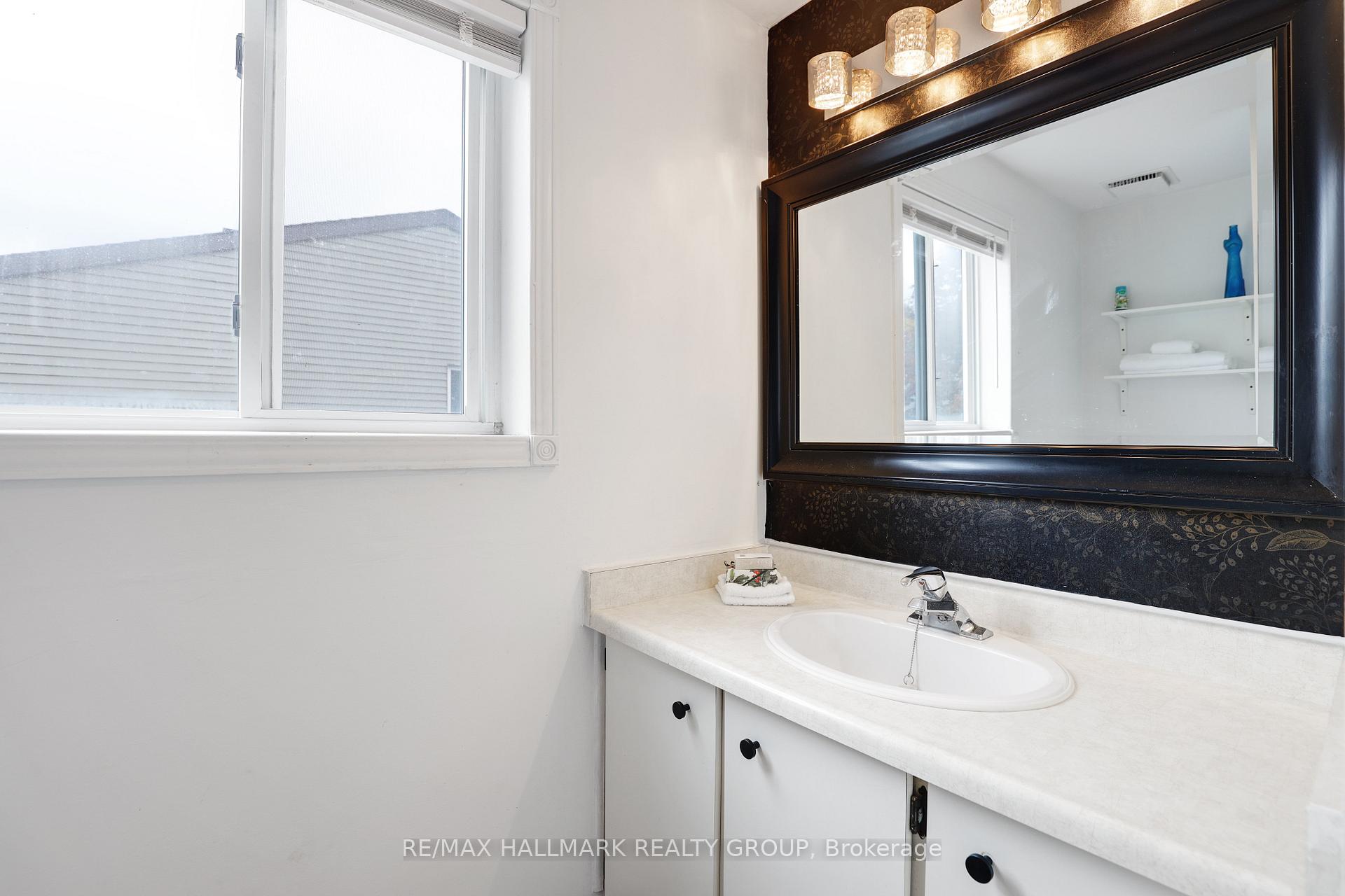 Photo 17 of 1637 Saxony Crescent, Ottawa, Pineview — HOMEH