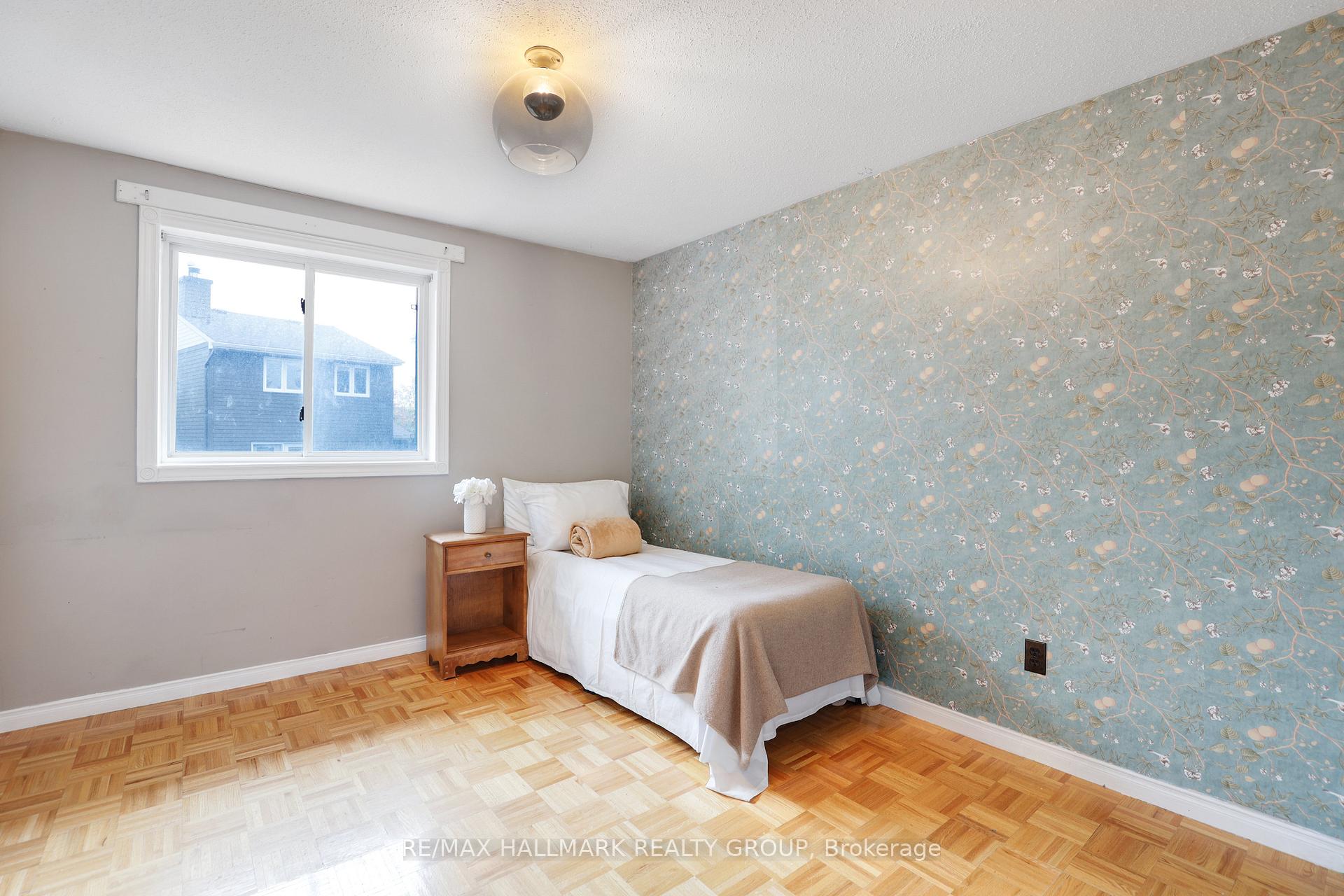 Photo 23 of 1637 Saxony Crescent, Ottawa, Pineview — HOMEH
