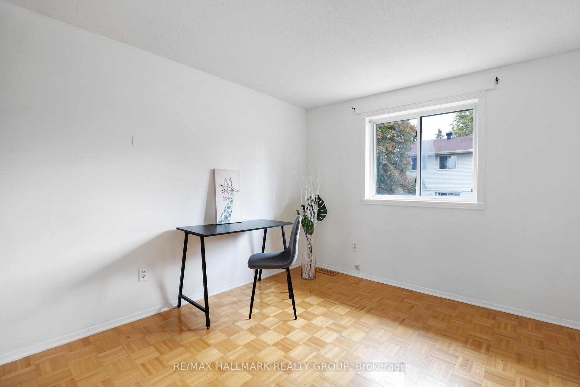Photo 21 of 1637 Saxony Crescent, Ottawa, Pineview — HOMEH