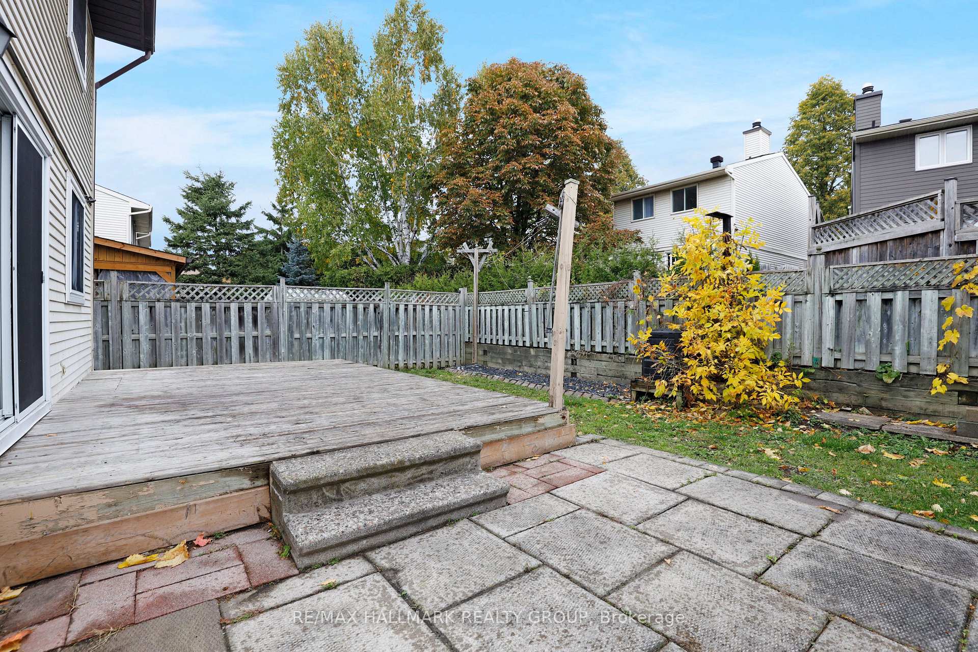 Photo 25 of 1637 Saxony Crescent, Ottawa, Pineview — HOMEH