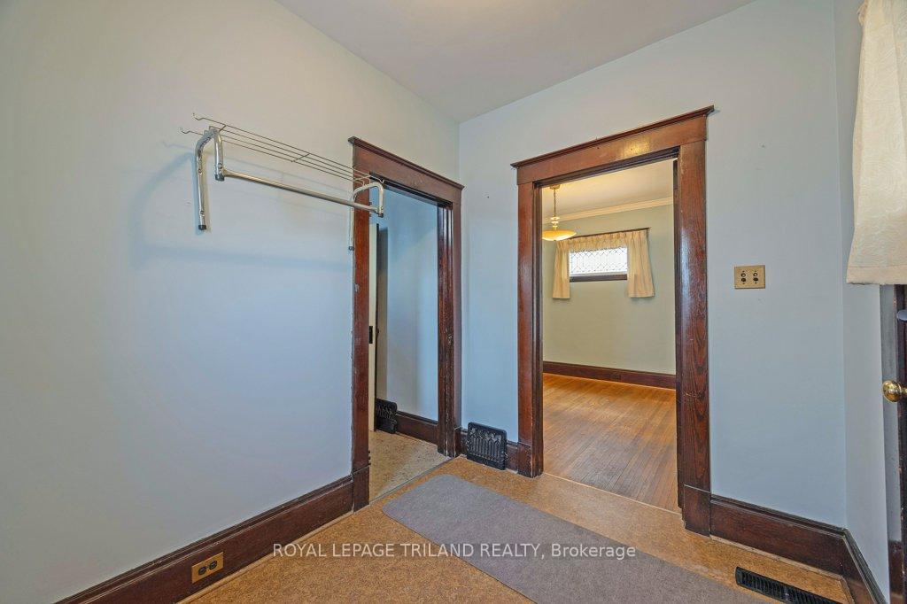 Photo 5 of 57 Manitoba Street, St. Thomas — HOMEH