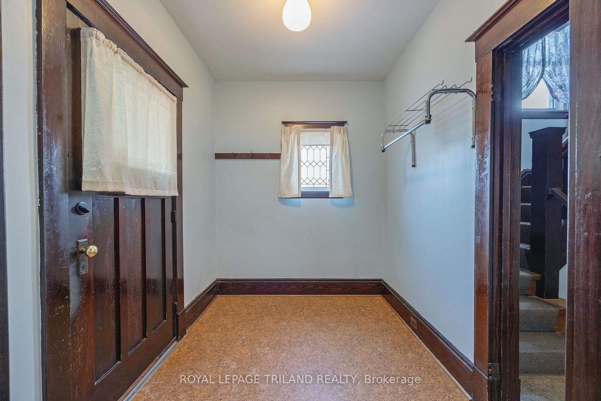 Photo 6 of 57 Manitoba Street, St. Thomas — HOMEH
