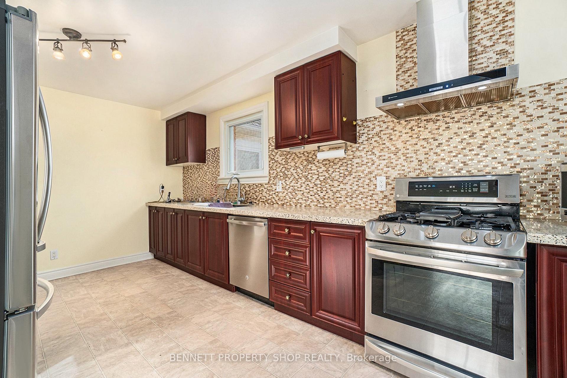 Photo 5 of 1460 Larose Avenue, Ottawa, Carlington — HOMEH