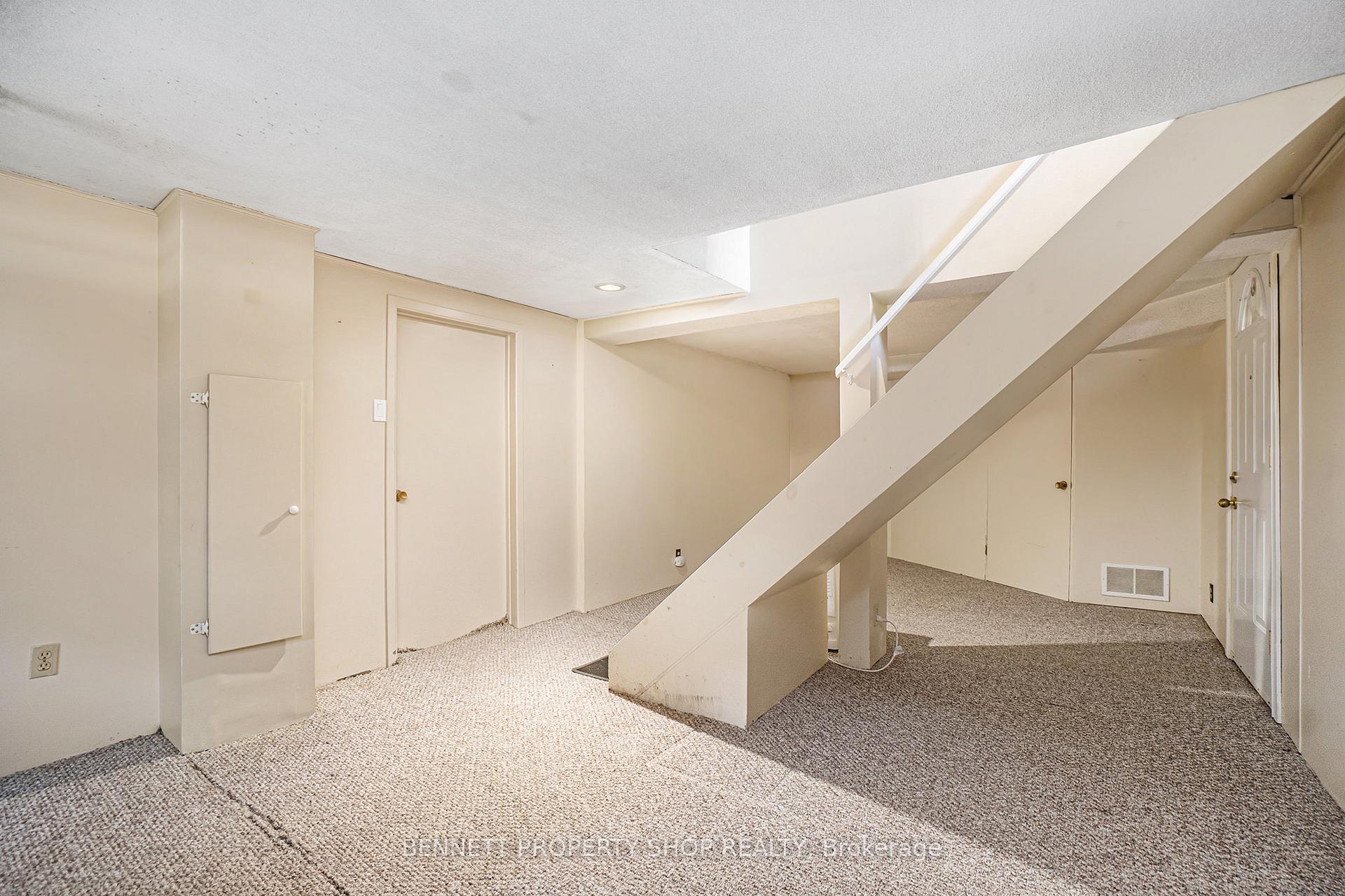 Photo 11 of 1460 Larose Avenue, Ottawa, Carlington — HOMEH