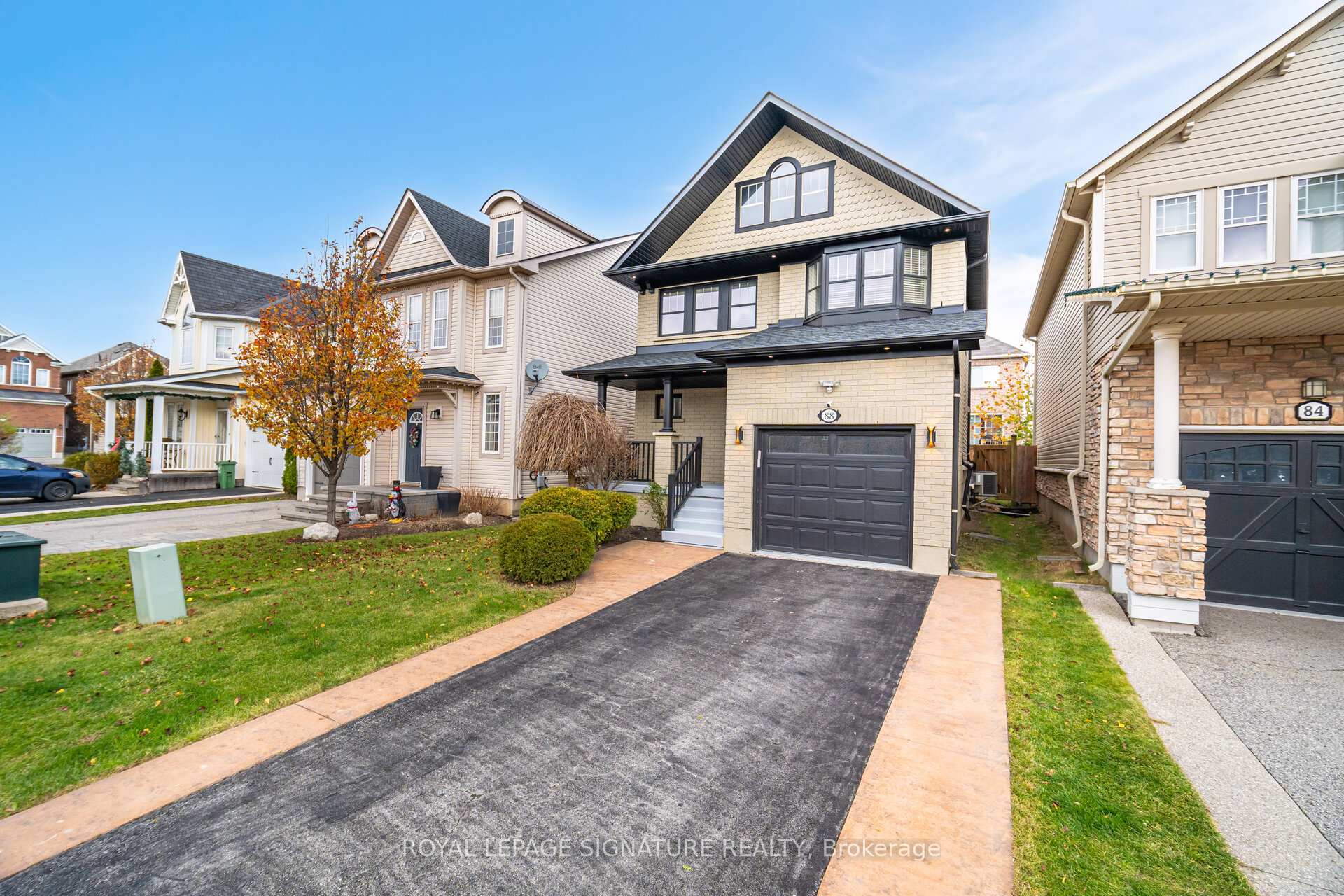 Photo 2 of 88 Spring Creek Drive, Hamilton, Waterdown — HOMEH