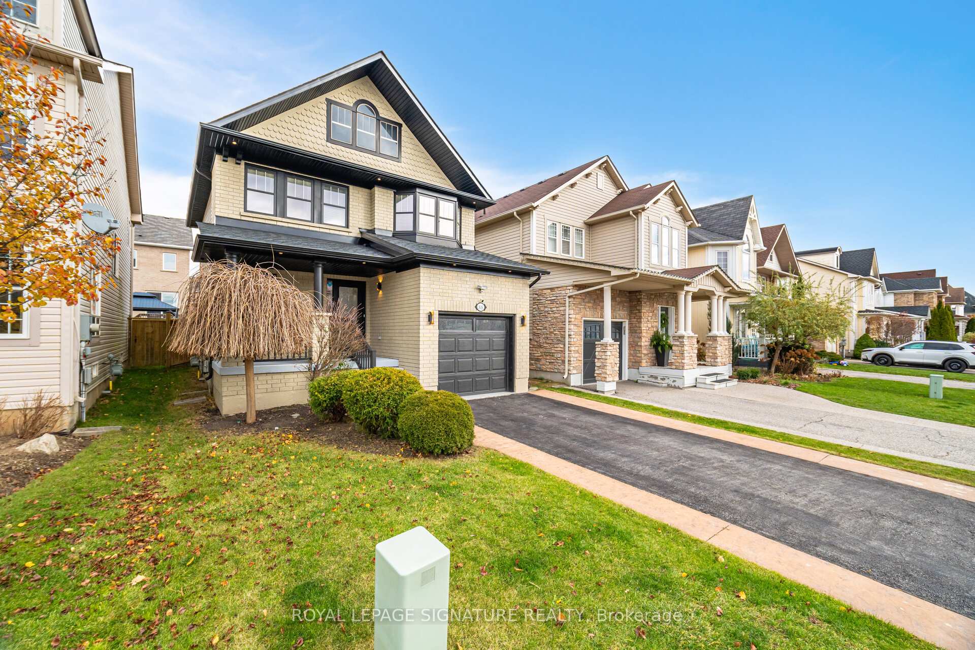 Photo 3 of 88 Spring Creek Drive, Hamilton, Waterdown — HOMEH