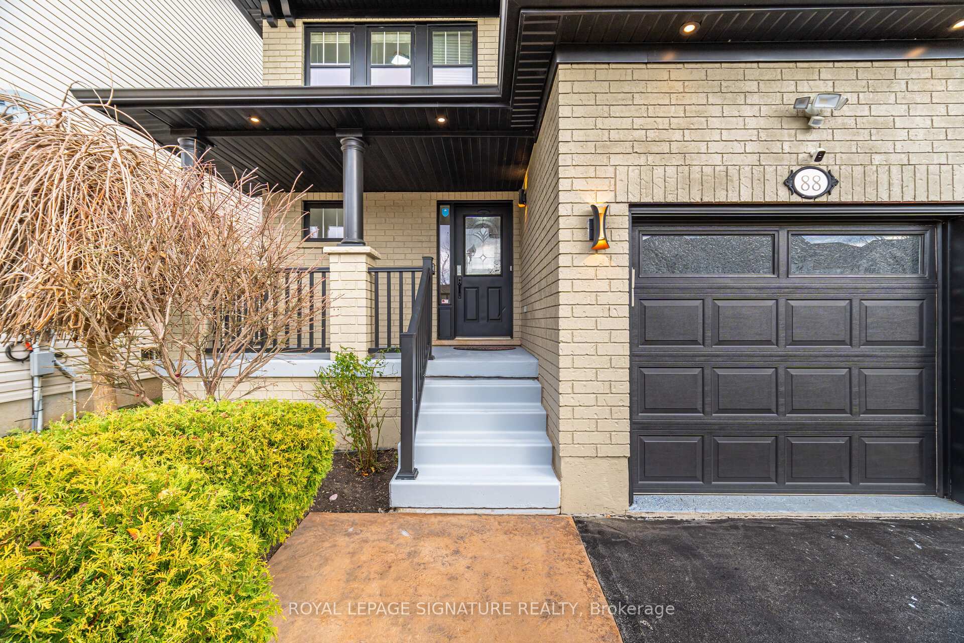 Photo 4 of 88 Spring Creek Drive, Hamilton, Waterdown — HOMEH
