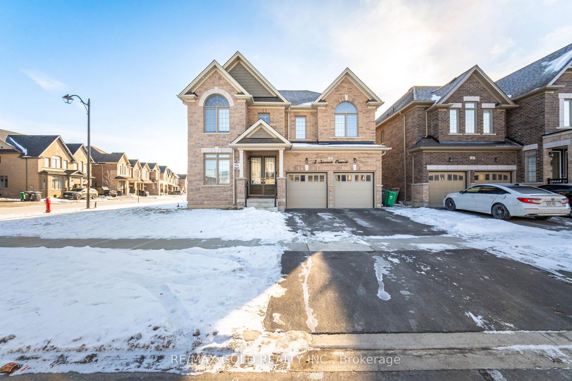 Front of 2 Jenwood Crescent