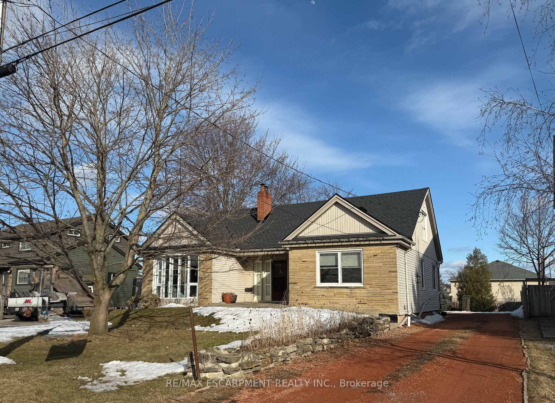 Photo 2 of 34 Norwich Road, Hamilton, Stoney Creek — HOMEH