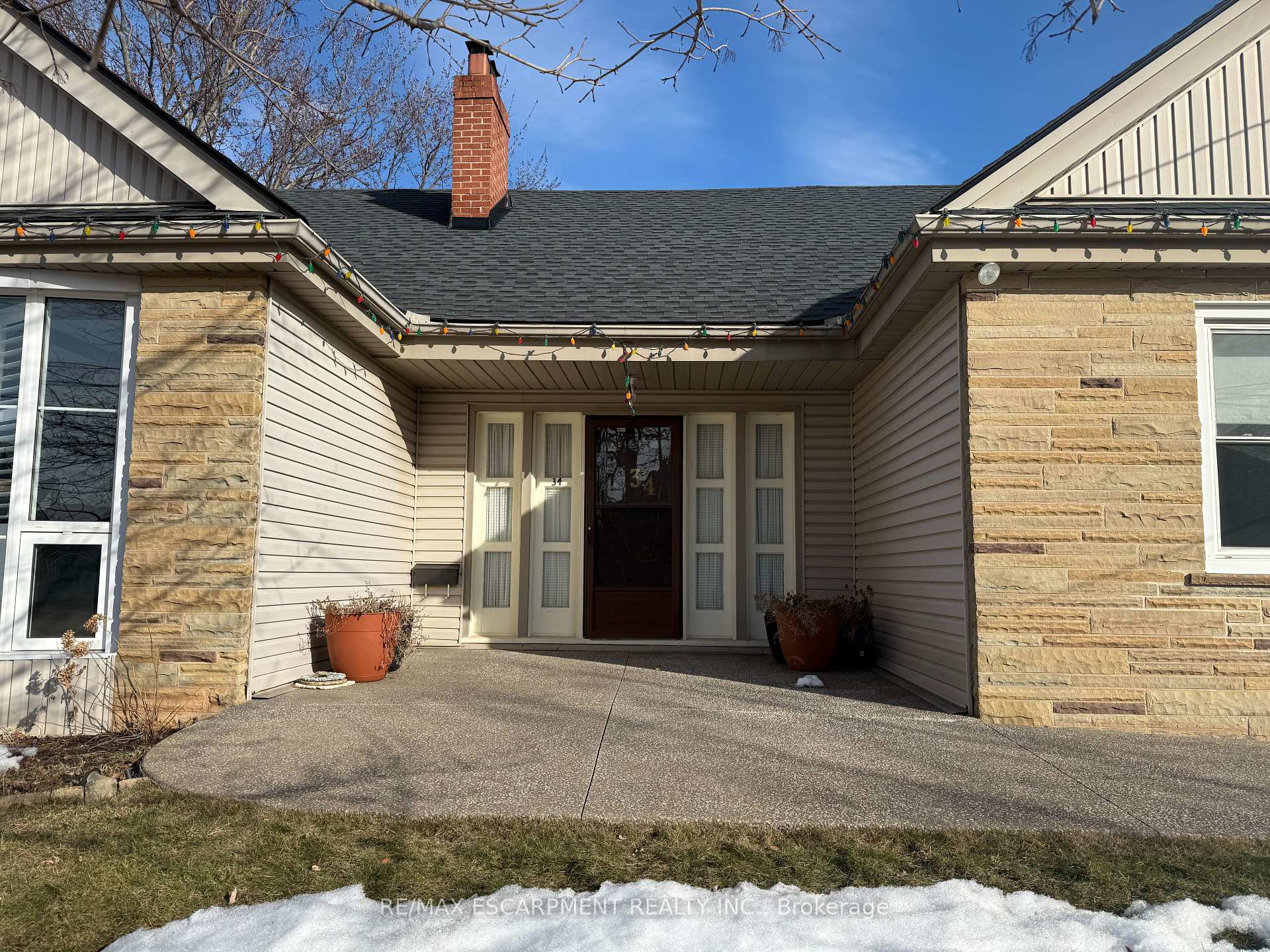 Photo 3 of 34 Norwich Road, Hamilton, Stoney Creek — HOMEH