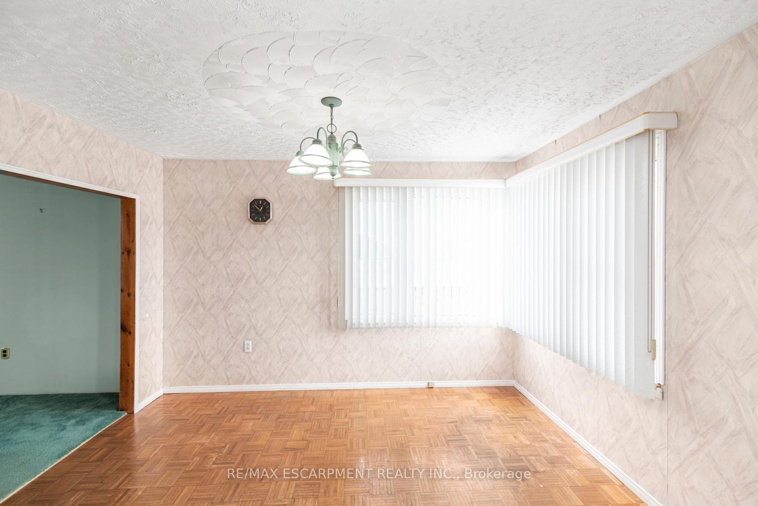 Photo 9 of 34 Norwich Road, Hamilton, Stoney Creek — HOMEH