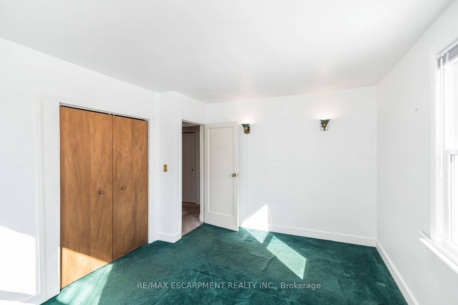 Photo 17 of 34 Norwich Road, Hamilton, Stoney Creek — HOMEH