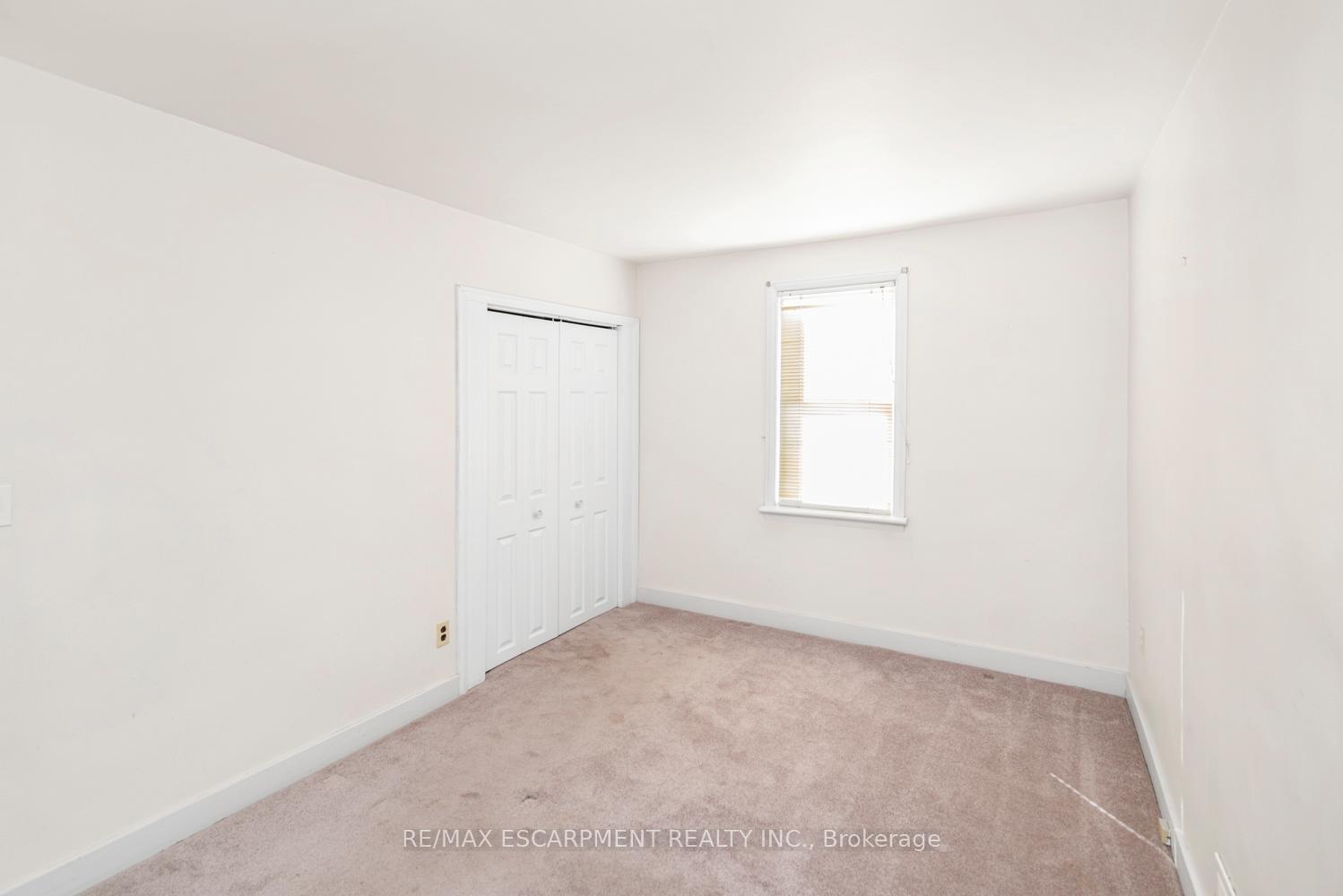Photo 18 of 34 Norwich Road, Hamilton, Stoney Creek — HOMEH