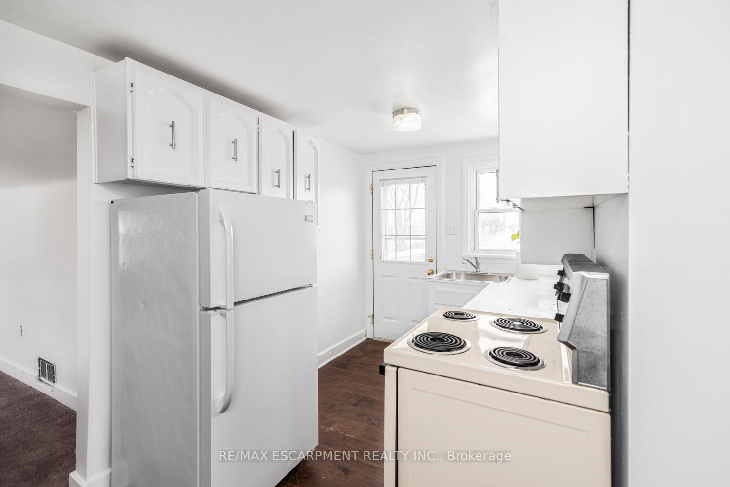 Photo 22 of 34 Norwich Road, Hamilton, Stoney Creek — HOMEH