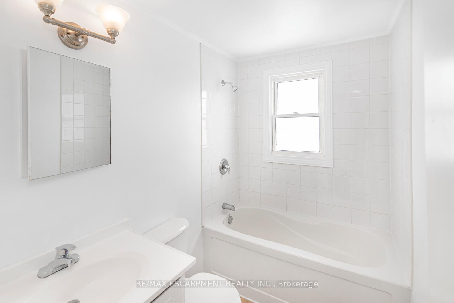 Photo 27 of 34 Norwich Road, Hamilton, Stoney Creek — HOMEH
