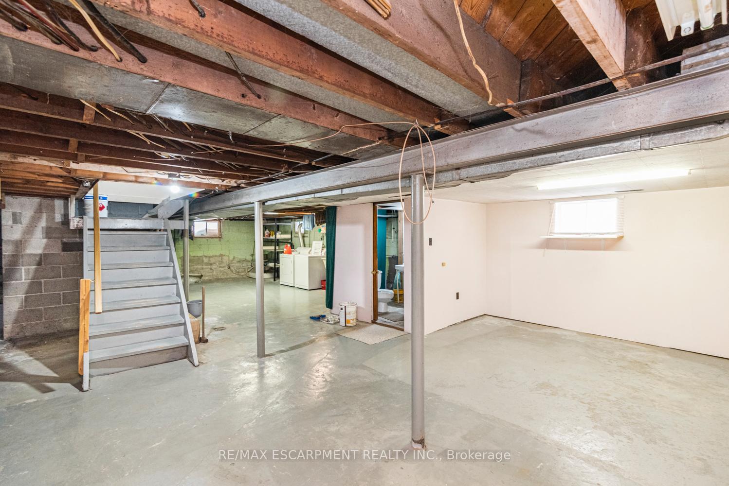 Photo 31 of 34 Norwich Road, Hamilton, Stoney Creek — HOMEH